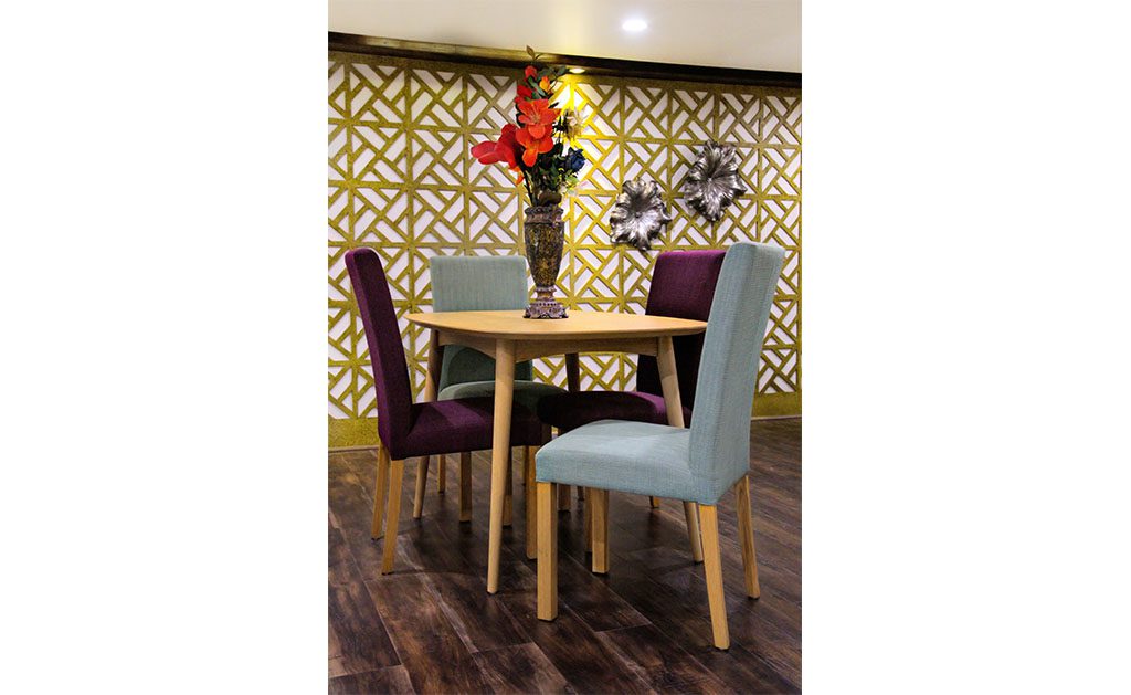 Tiaana – Dining Table With 4 Chairs