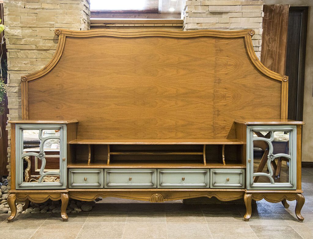 Mila – Tv Screen — optional