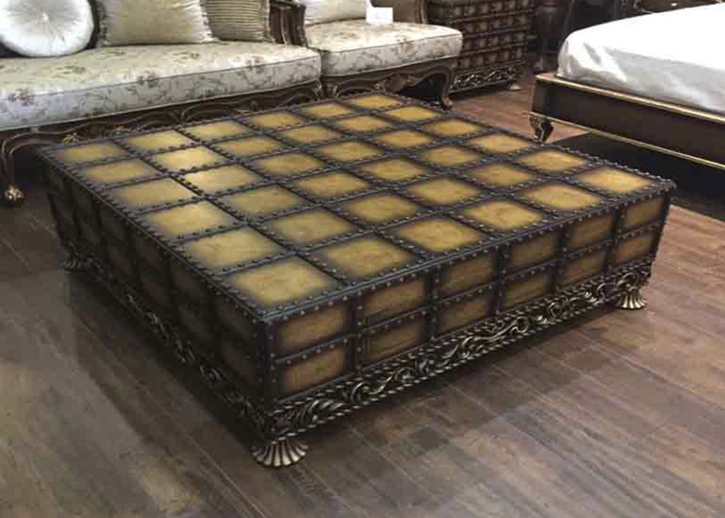 Lyla – Square Table